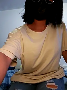 Snapshot of Latin_summer chatting on November 2025 04:33:02 AM Latin summer online show from November 2025 04:33:02 AM