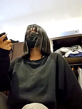 Snapshot of Latin_summer chatting on November 2025 08:41:02 PM Latin summer online show from November 2025 08:41:02 PM