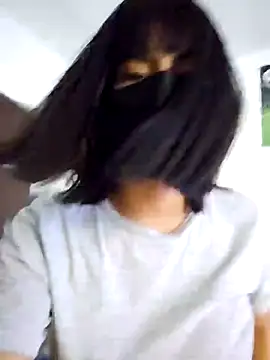 Snapshot of Latin_summer chatting on November 2025 09:13:02 PM Latin summer online show from November 2025 09:13:02 PM