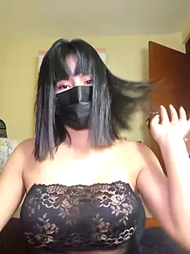 Snapshot of Latin_summer chatting on November 2025 02:35:01 AM Latin summer online show from November 2025 02:35:01 AM