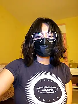 Snapshot of Latin_summer chatting on December 2025 03:00:02 AM Latin summer online show from December 2025 03:00:02 AM