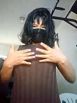 Snapshot of Latin_summer chatting on December 2025 08:05:01 PM Latin summer online show from December 2025 08:05:01 PM