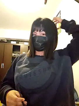 Snapshot of Latin_summer chatting on December 2025 11:32:01 PM Latin summer online show from December 2025 11:32:01 PM