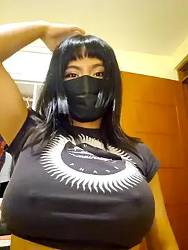 Snapshot of Latin_summer chatting on March 2026 12:43:01 AM Latin summer online show from March 2026 12:43:01 AM