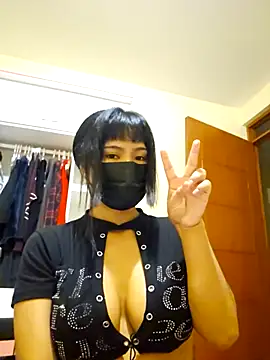 Snapshot of Latin_summer chatting on April 2026 06:19:01 AM Latin summer online show from April 2026 06:19:01 AM