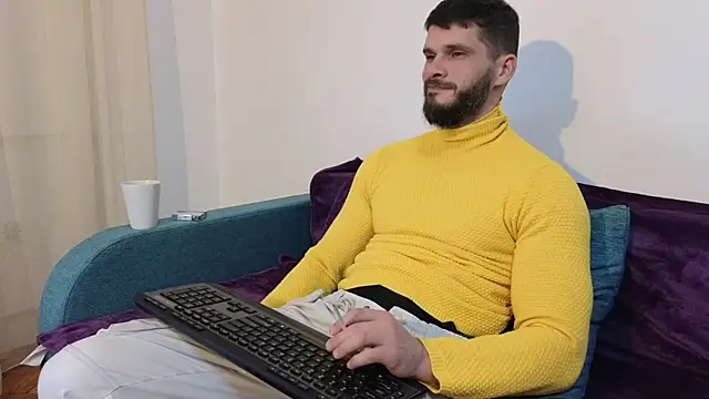 Snapshot of MauroTwin chatting on December 2024 03:55:02 PM MauroTwin online show from December 2024 03:55:02 PM