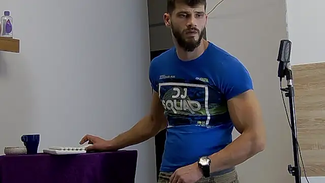 Snapshot of MauroTwin chatting on January 2025 04:08:01 PM MauroTwin online show from January 2025 04:08:01 PM