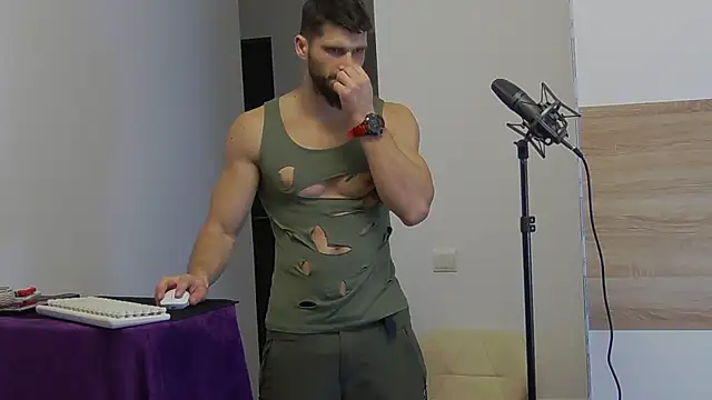 Snapshot of MauroTwin chatting on February 2025 04:25:01 PM MauroTwin online show from February 2025 04:25:01 PM