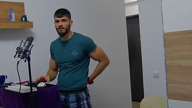 Snapshot of MauroTwin chatting on February 2025 06:08:02 PM MauroTwin online show from February 2025 06:08:02 PM