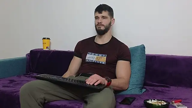 Snapshot of MauroTwin chatting on February 2025 07:19:02 PM MauroTwin online show from February 2025 07:19:02 PM