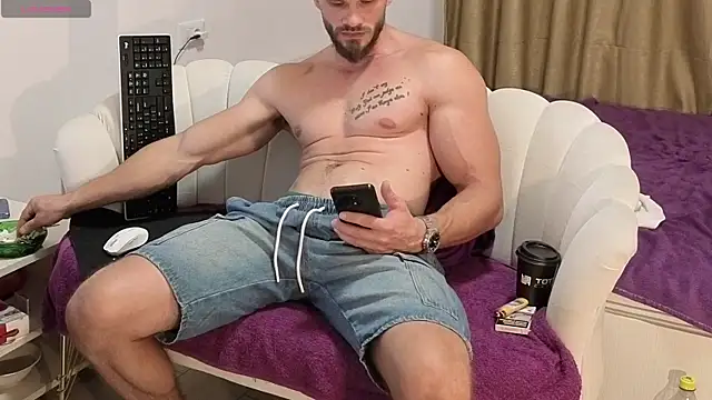 Snapshot of MauroTwin chatting on September 2025 05:46:02 PM MauroTwin online show from September 2025 05:46:02 PM