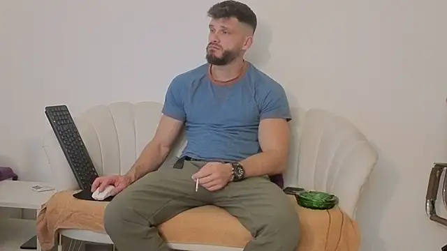 Snapshot of MauroTwin chatting on November 2025 07:36:02 PM MauroTwin online show from November 2025 07:36:02 PM