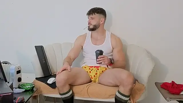 Snapshot of MauroTwin chatting on November 2025 06:18:02 PM MauroTwin online show from November 2025 06:18:02 PM