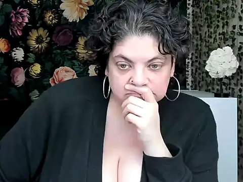 Snapshot of Exotic-Melons chatting on December 2025 11:22:01 PM Exotic-Melons online show from December 2025 11:22:01 PM