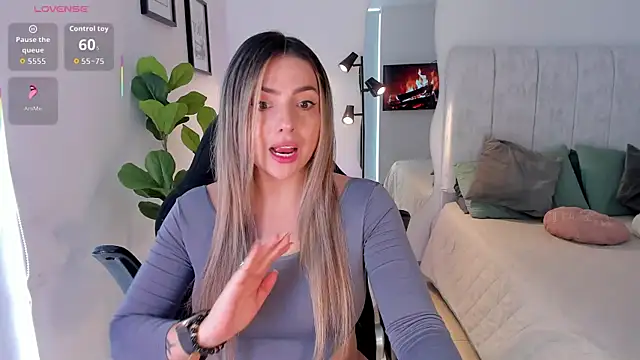 AmyWood online show from May 2026 08:03:02 PM