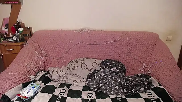 Snapshot of Wings_of_A_Butterfly chatting on February 2025 10:59:01 PM Wings of A Butterfly online show from February 2025 10:59:01 PM