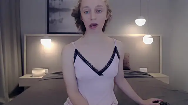 ShySchoolGirl online show from October 2025 08:05:01 PM