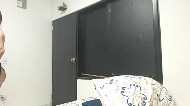 Snapshot of camilahot23 chatting on February 2026 12:18:02 AM camilahot23 online show from February 2026 12:18:02 AM