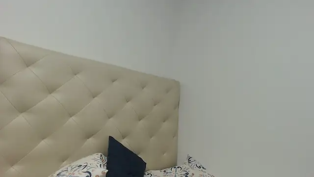 camilahot23 online show from July 2026 11:52:02 PM