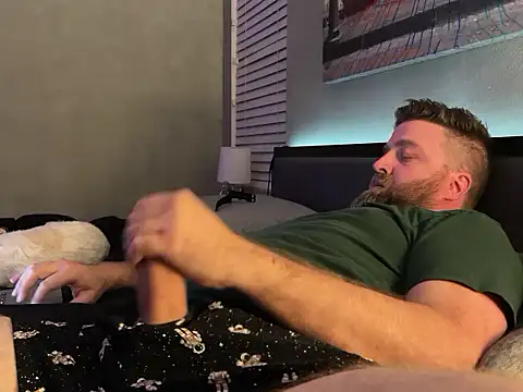 Snapshot of guy5151 chatting on December 2024 10:32:01 AM guy5151 online show from December 2024 10:32:01 AM