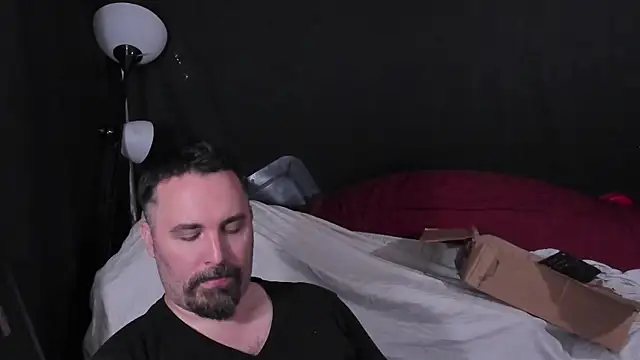 Snapshot of Metalstud chatting on April 2026 12:46:02 AM Metalstud online show from April 2026 12:46:02 AM