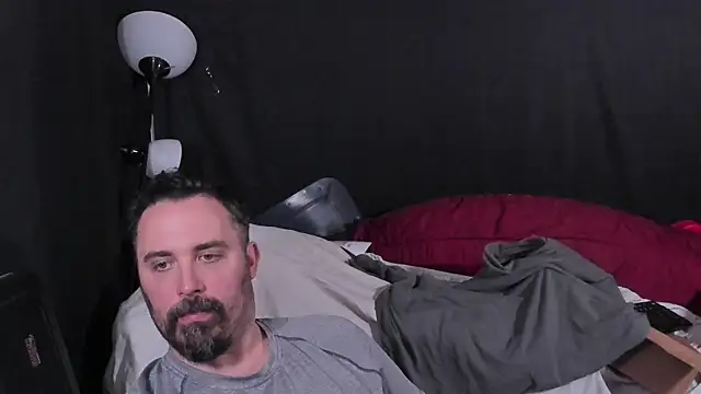 Snapshot of Metalstud chatting on May 2026 01:00:01 AM Metalstud online show from May 2026 01:00:01 AM
