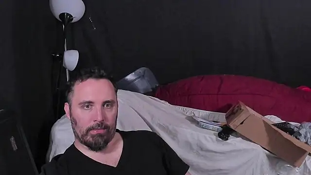 Snapshot of Metalstud chatting on May 2026 02:17:01 AM Metalstud online show from May 2026 02:17:01 AM