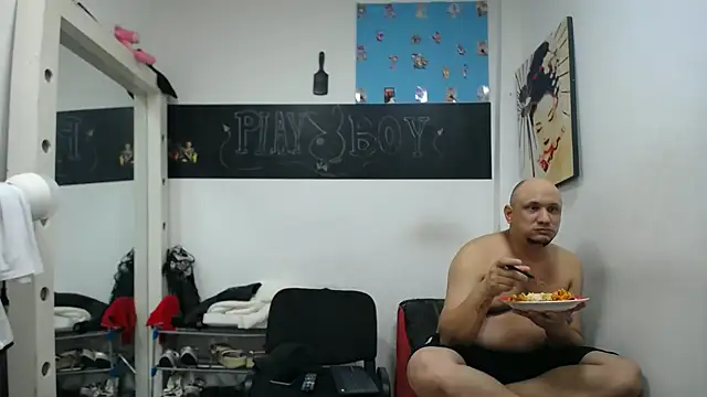 Snapshot of Meloncillo_And_BabyLiss chatting on February 2025 04:37:02 AM Meloncillo And BabyLiss online show from February 2025 04:37:02 AM