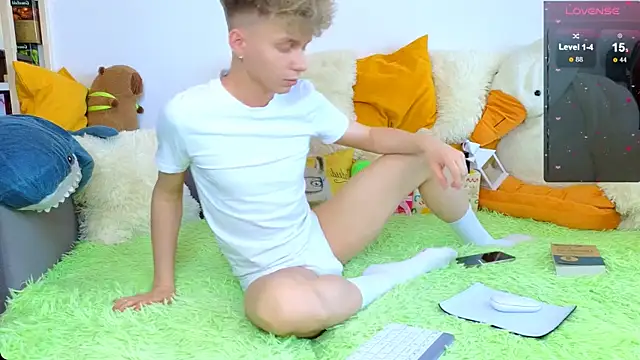 LandelRay online show from April 2026 08:45:02 AM