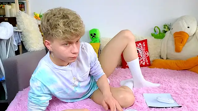 LandelRay online show from April 2026 06:49:01 AM