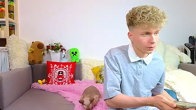 LandelRay online show from April 2026 07:53:01 PM