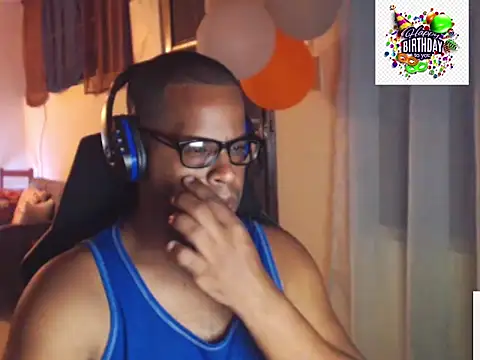 Snapshot of thesugar32 chatting on December 2024 01:19:01 AM thesugar32 online show from December 2024 01:19:01 AM