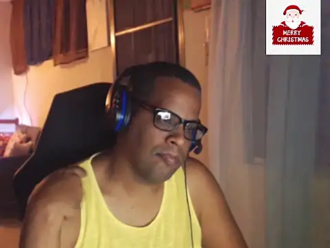 Snapshot of thesugar32 chatting on December 2024 01:43:01 AM thesugar32 online show from December 2024 01:43:01 AM