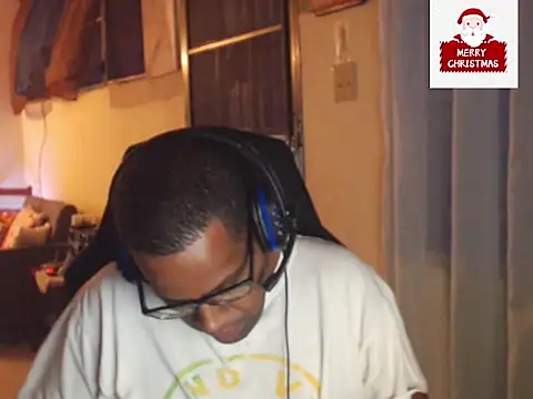 Snapshot of thesugar32 chatting on December 2024 01:48:02 AM thesugar32 online show from December 2024 01:48:02 AM