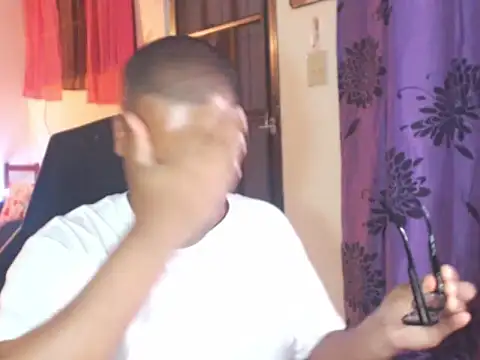 Snapshot of thesugar32 chatting on January 2025 02:10:01 AM thesugar32 online show from January 2025 02:10:01 AM