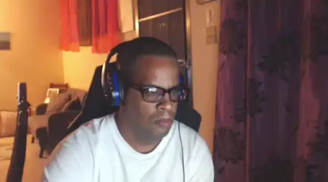 Snapshot of thesugar32 chatting on January 2025 01:59:01 AM thesugar32 online show from January 2025 01:59:01 AM