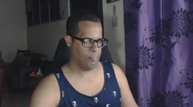 Snapshot of thesugar32 chatting on March 2025 01:45:01 AM thesugar32 online show from March 2025 01:45:01 AM