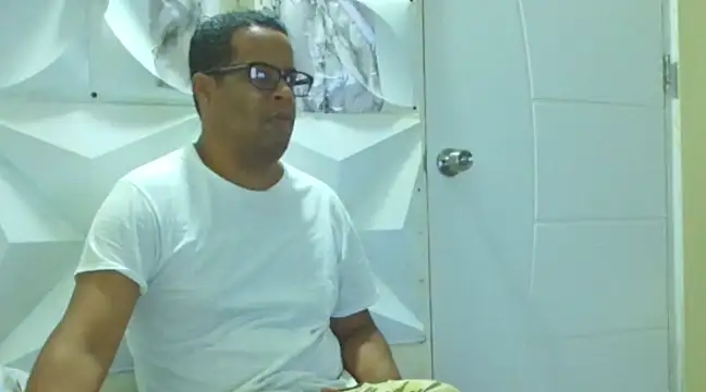 Snapshot of thesugar32 chatting on March 2025 03:00:02 AM thesugar32 online show from March 2025 03:00:02 AM