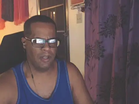 Snapshot of thesugar32 chatting on October 2025 01:46:01 AM thesugar32 online show from October 2025 01:46:01 AM