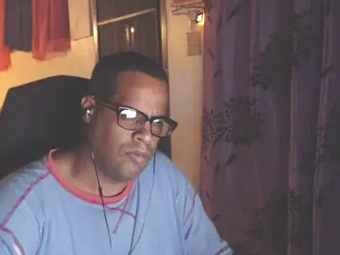 Snapshot of thesugar32 chatting on October 2025 02:09:01 AM thesugar32 online show from October 2025 02:09:01 AM