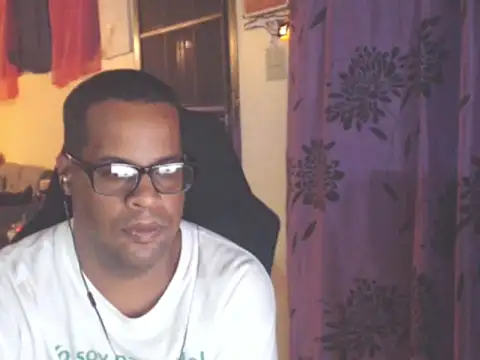 Snapshot of thesugar32 chatting on October 2025 02:09:01 AM thesugar32 online show from October 2025 02:09:01 AM