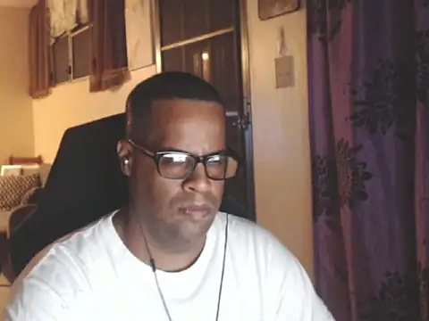 Snapshot of thesugar32 chatting on November 2025 01:59:01 AM thesugar32 online show from November 2025 01:59:01 AM