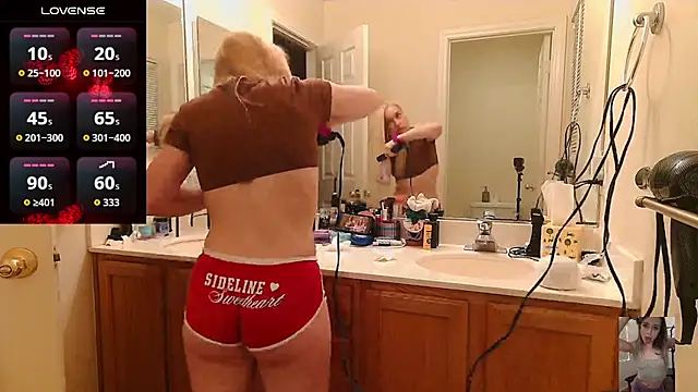 Snapshot of Blondiewithanass chatting on May 2026 10:09:01 AM Blondiewithanass online show from May 2026 10:09:01 AM