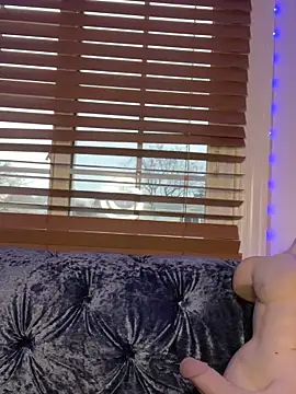 Snapshot of LittleMissEeve chatting on February 2025 10:44:02 PM LittleMissEeve online show from February 2025 10:44:02 PM