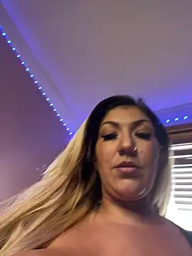 Snapshot of LittleMissEeve chatting on February 2025 04:36:01 PM LittleMissEeve online show from February 2025 04:36:01 PM