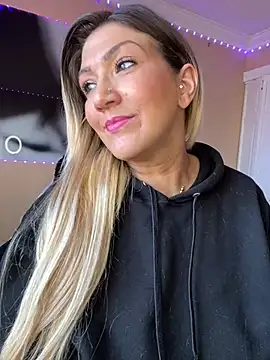 Snapshot of LittleMissEeve chatting on February 2025 04:32:01 PM LittleMissEeve online show from February 2025 04:32:01 PM