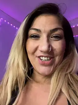 Snapshot of LittleMissEeve chatting on March 2025 04:01:01 AM LittleMissEeve online show from March 2025 04:01:01 AM