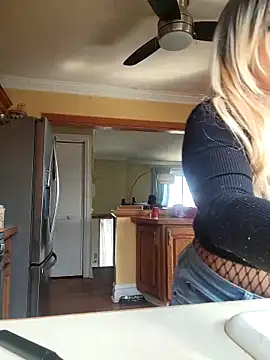 Snapshot of LittleMissEeve chatting on March 2025 07:53:02 PM LittleMissEeve online show from March 2025 07:53:02 PM