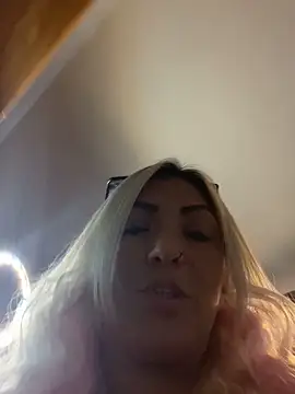 Snapshot of LittleMissEeve chatting on September 2025 09:48:01 PM LittleMissEeve online show from September 2025 09:48:01 PM