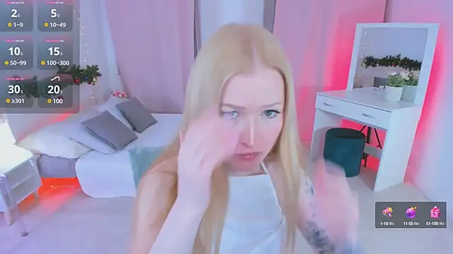 Laly Peach online show from December 2024 04:27:02 PM